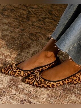 NWOT Birdies Goldfinch 15 Leopard-Print Haircalf Pointed Toe Flats with Bow
